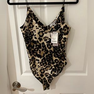 Gaze women’s body suit. Size M. Cheetah print NWT